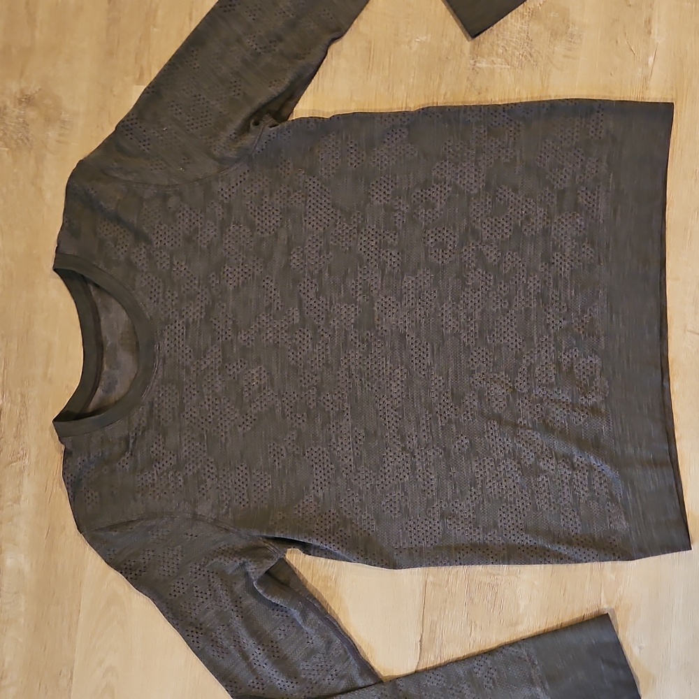 Lululemon Long Sleeve Top Size 8